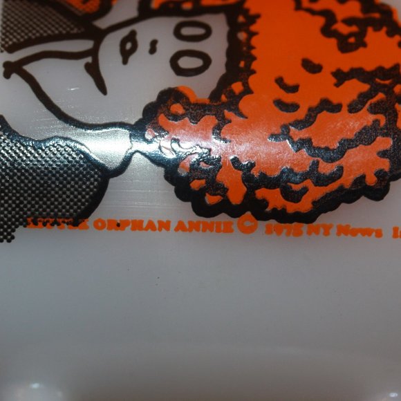 Vintage LOT OF 2 Little Orphan Annie and Dog Sandy Milk Glass coffee Cup 1970's - Picture 2 of 4